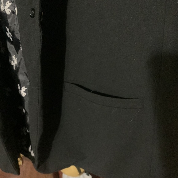 Blazer - Picture 4 of 8